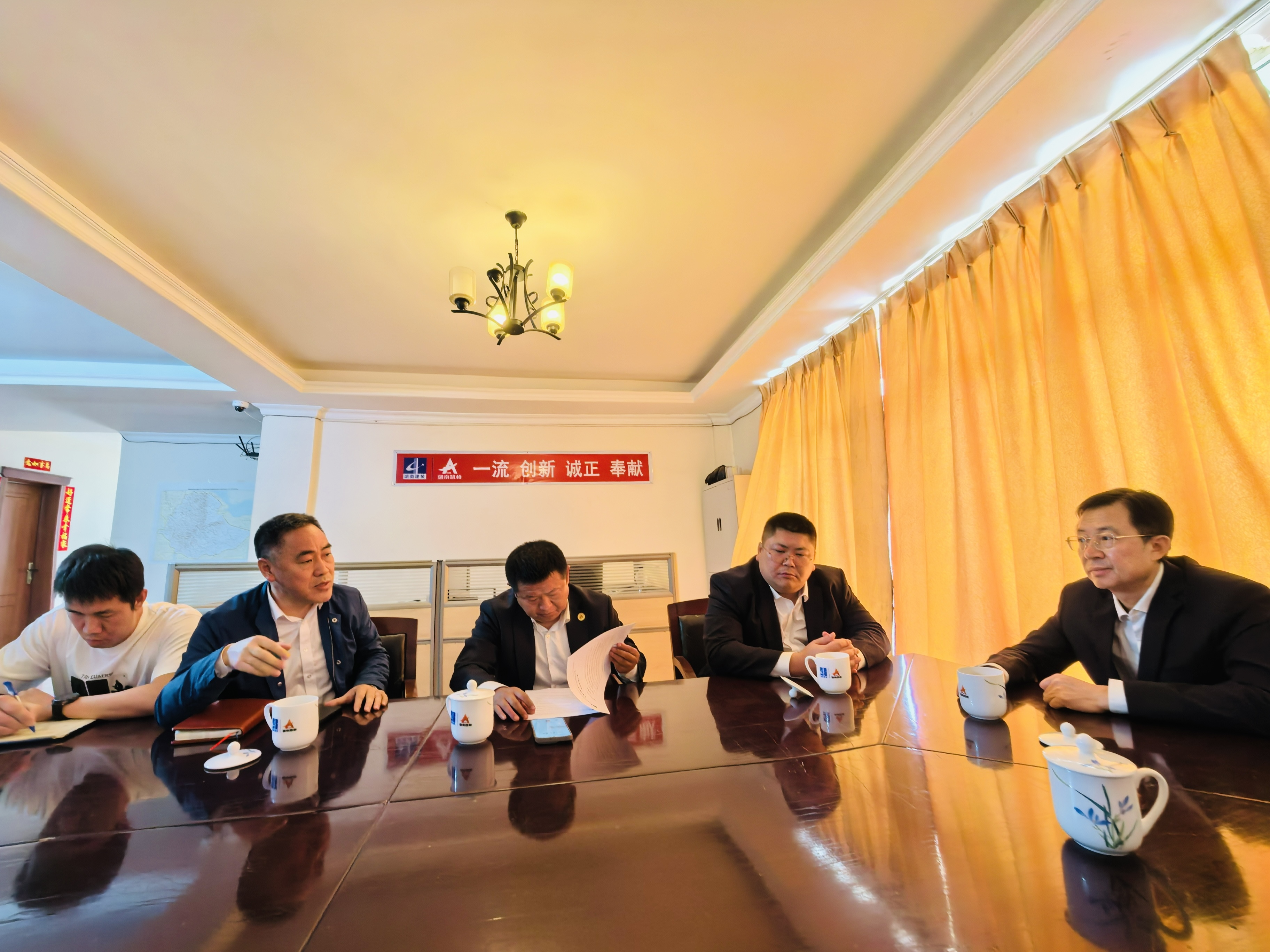 04c94725c6c31b685e36d7a1f6a53947.jpg 04c94725c6c31b685e36d7a1f6a53947.jpg